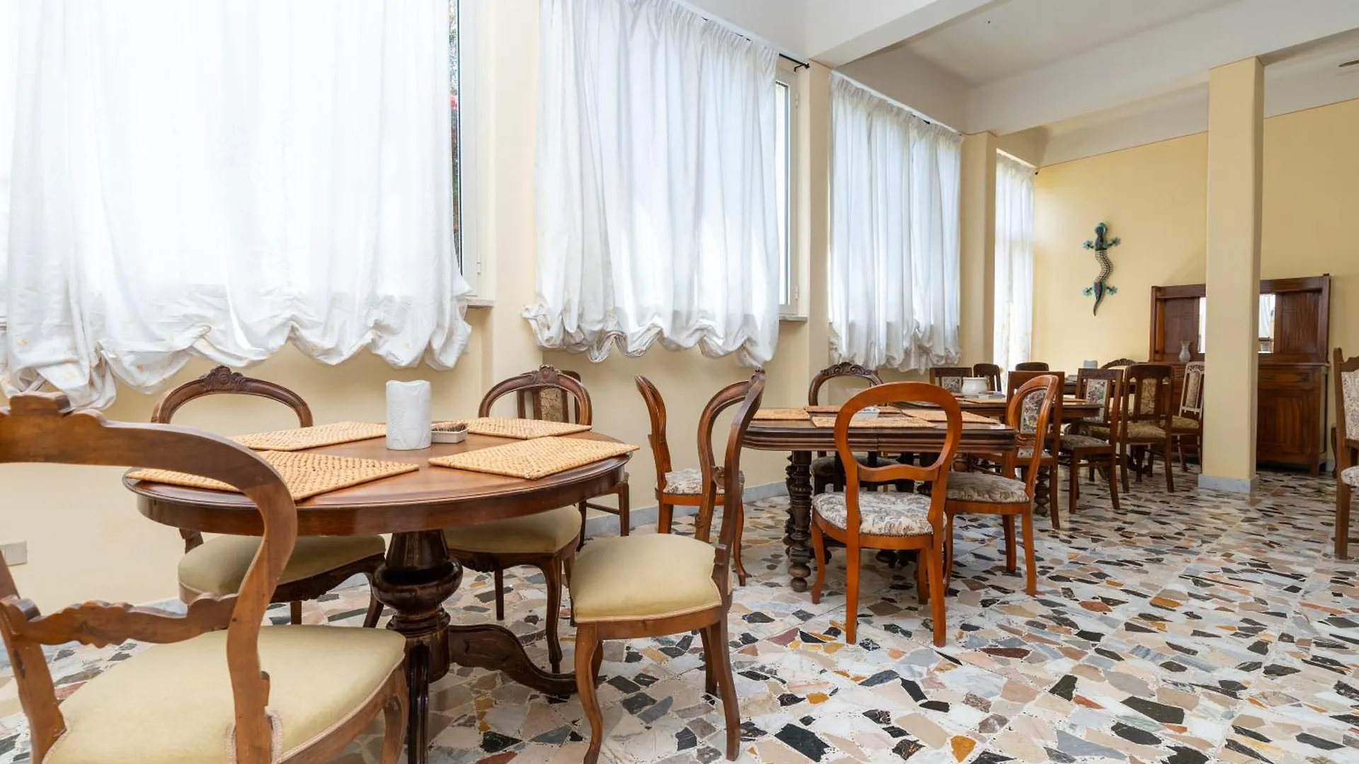 La Locanda Del Geco Marina di Pietrasanta Hotel