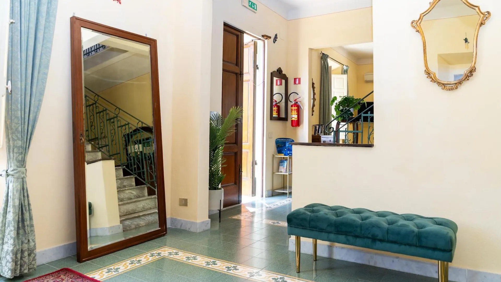 La Locanda del Geco Marina di Pietrasanta 2*,