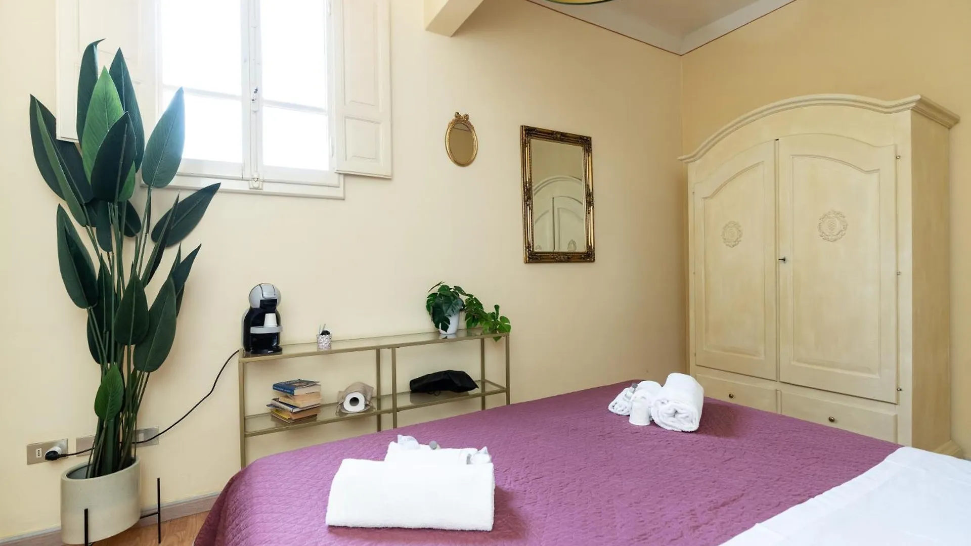 ** Hotel La Locanda del Geco Marina di Pietrasanta Italia